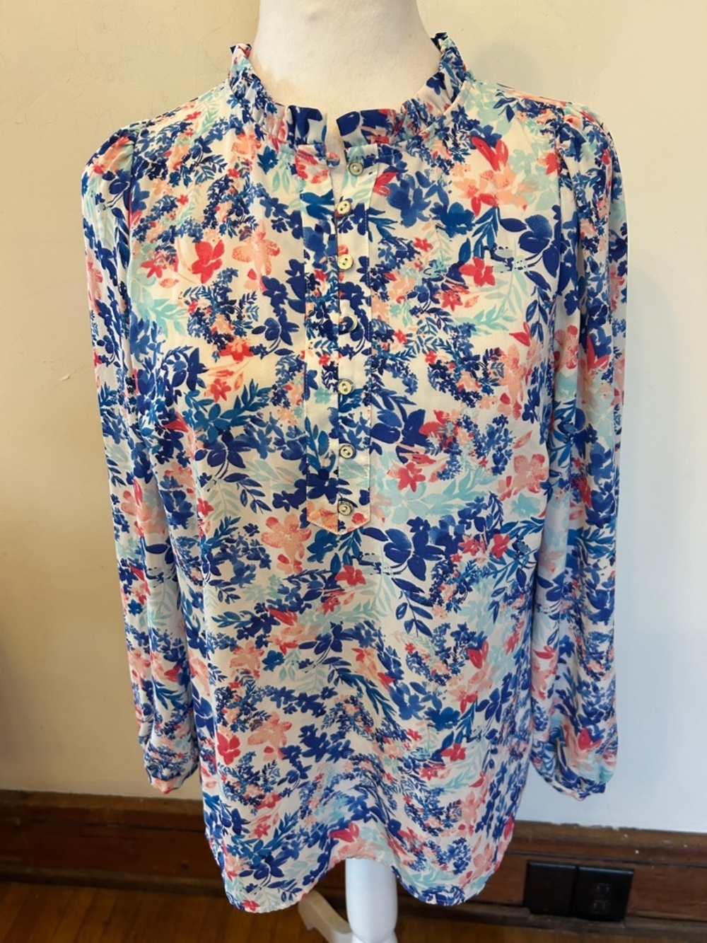 Talbots Floral Button-Front Long-Sleeve blue pink blouse Size MP EUC